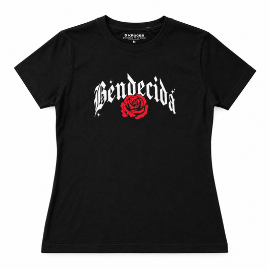 Bendecida Womens Classic fit T-Shirt